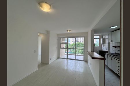 Sala de apartamento para alugar com 2 quartos, 70m² em Recreio dos Bandeirantes, Rio de Janeiro