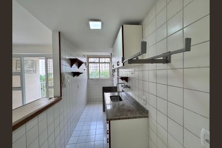 Apartamento para alugar com 70m², 2 quartos e 1 vaga Apartamento para alugar com 70m², 2 quartos e 1 vagaCozinha e Área de Serviço