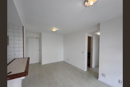 Sala de apartamento para alugar com 2 quartos, 70m² em Recreio dos Bandeirantes, Rio de Janeiro