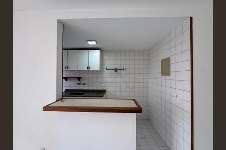 Apartamento para alugar com 70m², 2 quartos e 1 vaga Apartamento para alugar com 70m², 2 quartos e 1 vagaCozinha e Área de Serviço