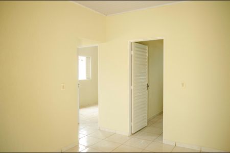 Sala de apartamento para alugar com 2 quartos, 70m² em Setor Morada do Sol, Goiânia