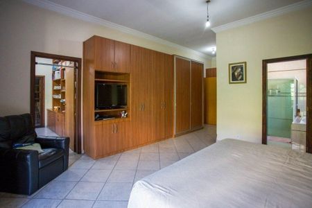 Casa à venda com 4 quartos, 400m² em Cidade São Francisco, São Paulo