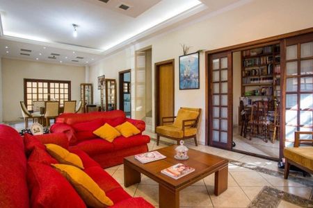 Casa à venda com 4 quartos, 400m² em Cidade São Francisco, São Paulo