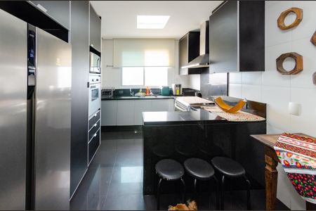 Apartamento à venda com 199m², 4 quartos e 4 vagasCozinha