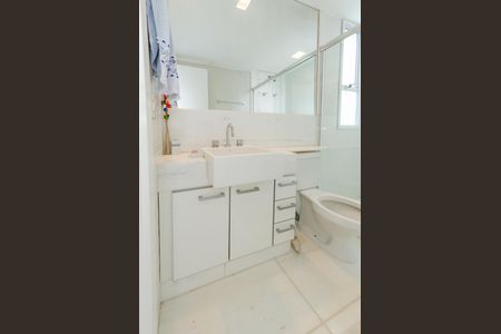 Apartamento à venda com 199m², 4 quartos e 4 vagasBanheiro suíte 1