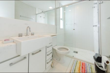 Apartamento à venda com 199m², 4 quartos e 4 vagasBanheiro suíte 1