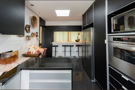 Apartamento à venda com 199m², 4 quartos e 4 vagasCozinha