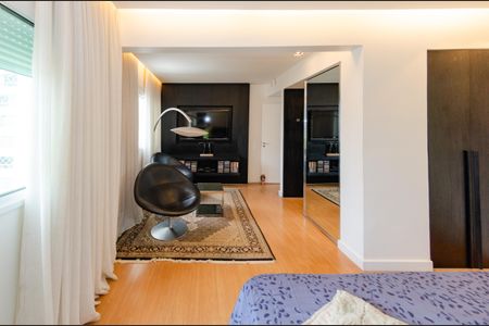 Apartamento à venda com 199m², 4 quartos e 4 vagasSuíte 2