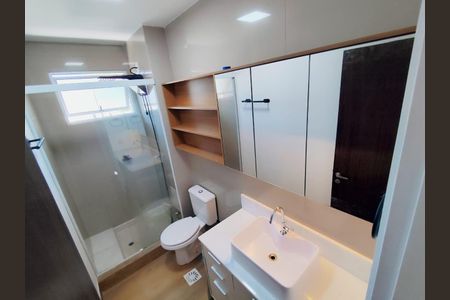 Banheiro de apartamento para alugar com 1 quarto, 42m² em Agronômica, Florianópolis