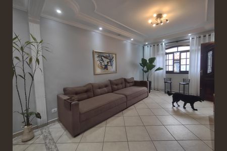 Casa à venda com 5 quartos, 204m² em Vila Mangalot, São Paulo