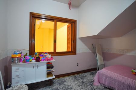 Quarto 1 de casa para alugar com 6 quartos, 475m² em Jardim Itu, Porto Alegre