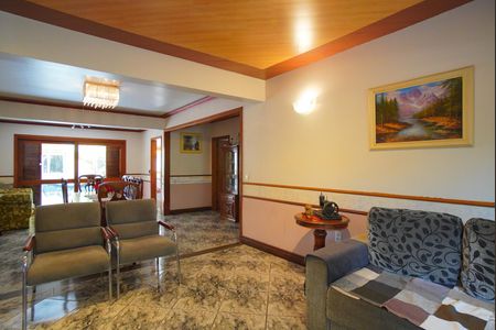 Sala de casa para alugar com 6 quartos, 475m² em Jardim Itu, Porto Alegre