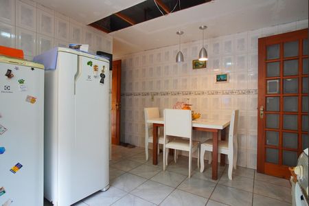 Casa para alugar com 475m², 6 quartos e 7 vagasCozinha