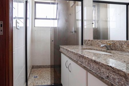 Apartamento à venda com 364m², 4 quartos e 4 vagasBanheiro da suíte 1