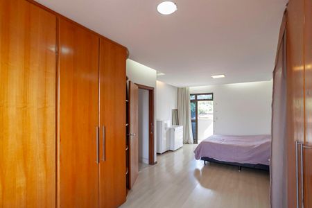 Apartamento à venda com 364m², 4 quartos e 4 vagasSuíte 3