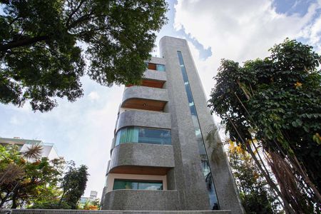 Apartamento à venda com 364m², 4 quartos e 4 vagasFachada