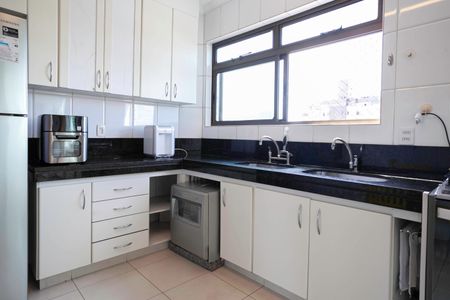 Apartamento à venda com 364m², 4 quartos e 4 vagasCozinha