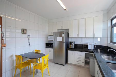 Apartamento à venda com 364m², 4 quartos e 4 vagasCozinha