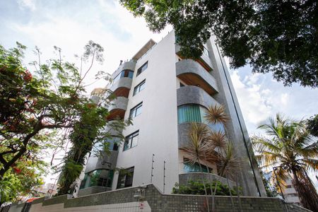 Apartamento à venda com 364m², 4 quartos e 4 vagasFachada