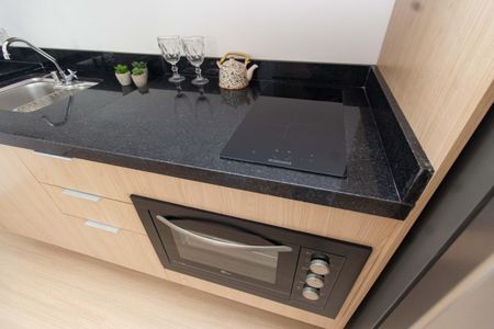 Cozinha de apartamento para alugar com 0 quarto, 25m² em Chácara Inglesa, São Paulo