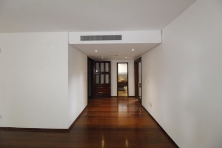 Apartamento para alugar com 261m², 4 quartos e 2 vagasSala