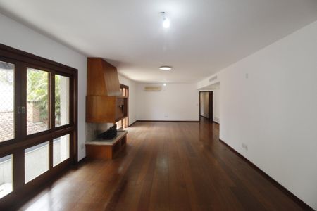 Apartamento para alugar com 261m², 4 quartos e 2 vagasSala
