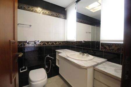 Apartamento para alugar com 261m², 4 quartos e 2 vagasBanheiro da Suíte 2