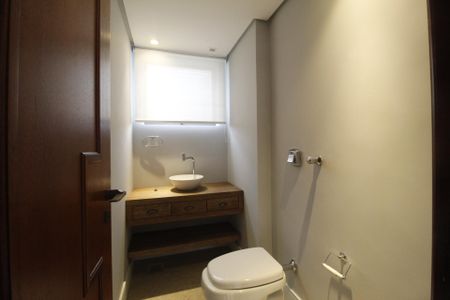 Apartamento para alugar com 261m², 4 quartos e 2 vagasLavabo