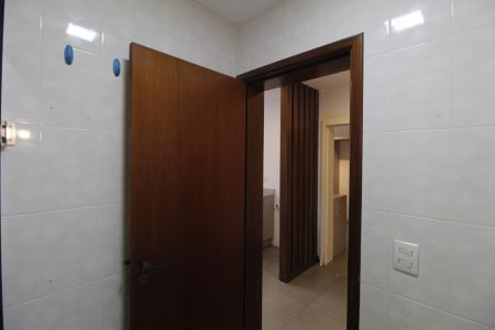 Apartamento para alugar com 261m², 4 quartos e 2 vagasBanheiro de serviço