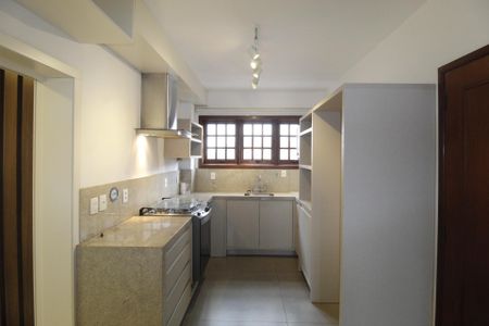 Apartamento para alugar com 261m², 4 quartos e 2 vagasCozinha