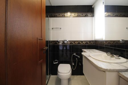 Apartamento para alugar com 261m², 4 quartos e 2 vagasBanheiro da Suíte 2