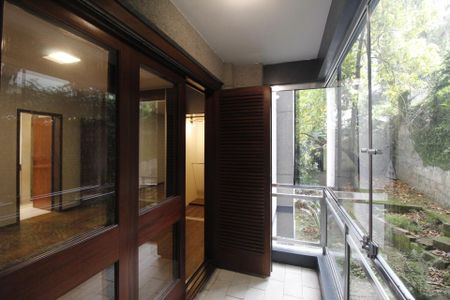 Apartamento para alugar com 261m², 4 quartos e 2 vagasSacada