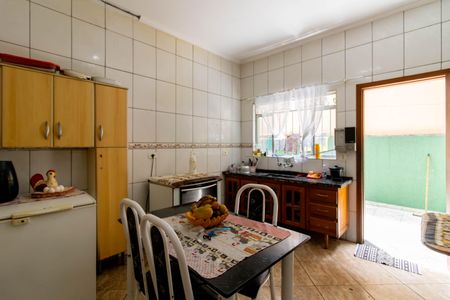 Casa à venda com 175m², 3 quartos e 3 vagas Casa à venda com 175m², 3 quartos e 3 vagasCozinha