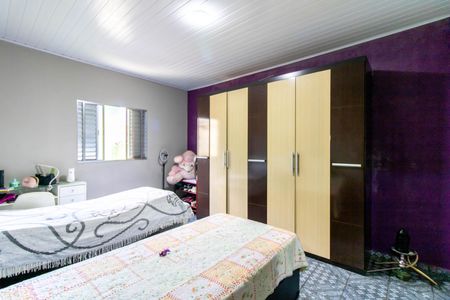 Casa à venda com 175m², 3 quartos e 3 vagas Casa à venda com 175m², 3 quartos e 3 vagasCasa 2 - Quarto