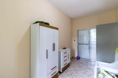 Casa à venda com 175m², 3 quartos e 3 vagas Casa à venda com 175m², 3 quartos e 3 vagasQuarto 2