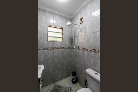 Casa à venda com 175m², 3 quartos e 3 vagas Casa à venda com 175m², 3 quartos e 3 vagasCasa 2 - Banheiro