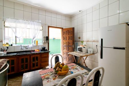 Casa à venda com 175m², 3 quartos e 3 vagas Casa à venda com 175m², 3 quartos e 3 vagasCozinha