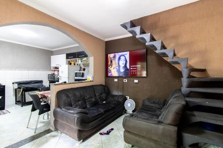 Casa à venda com 175m², 3 quartos e 3 vagas Casa à venda com 175m², 3 quartos e 3 vagasCasa 2 - Sala