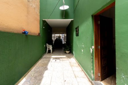 Casa à venda com 175m², 3 quartos e 3 vagas Casa à venda com 175m², 3 quartos e 3 vagasCorredor Lateral