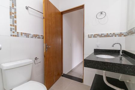 Banheiro de casa para alugar com 1 quarto, 70m² em Jardim Eliane, São Paulo