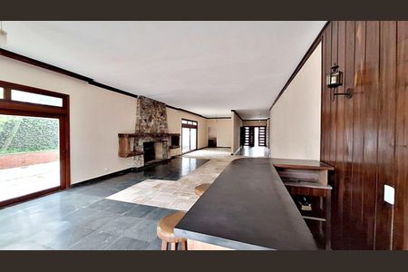 Casa à venda com 3 quartos, 450m² em Jardim Santa Helena, São Paulo