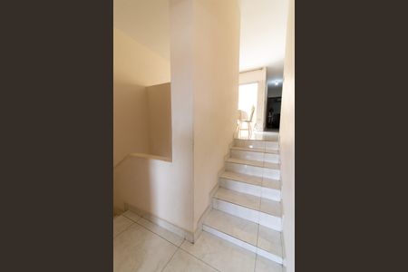 Casa à venda com 190m², 3 quartos e 4 vagasEscada