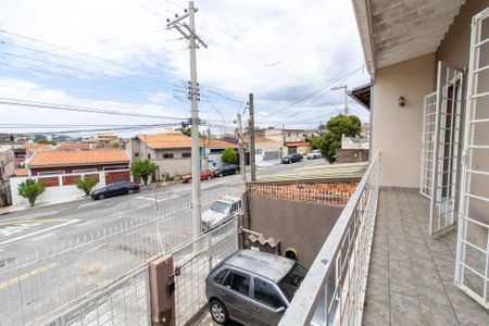 Varanda de casa à venda com 3 quartos, 190m² em Vila Nogueira, Campinas