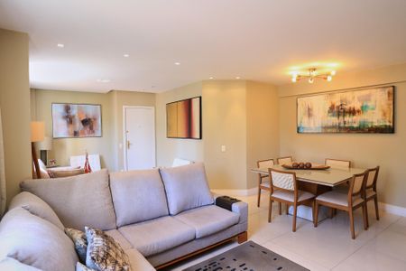 Sala de apartamento à venda com 4 quartos, 135m² em Lourdes, Belo Horizonte