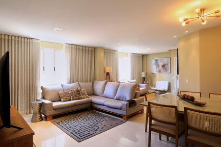 Sala de apartamento à venda com 4 quartos, 135m² em Lourdes, Belo Horizonte