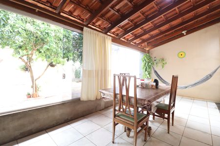 Varanda da Sala de Jantar de casa para alugar com 3 quartos, 252m² em Planalto, Uberlândia