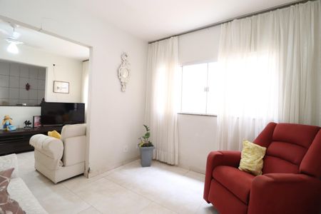 Sala de casa para alugar com 3 quartos, 252m² em Planalto, Uberlândia