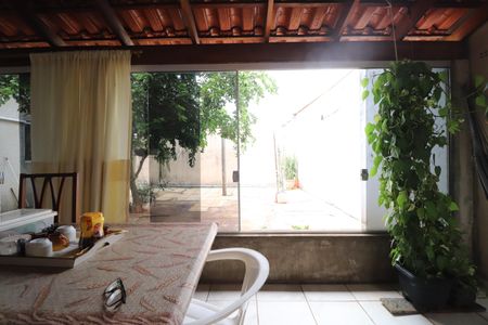 Varanda da Sala de Jantar de casa para alugar com 3 quartos, 252m² em Planalto, Uberlândia