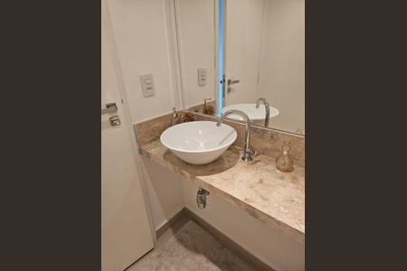 Banheiro de apartamento à venda com 1 quarto, 68m² em Jardim, Santo André