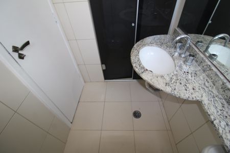 Apartamento à venda com 71m², 3 quartos e 1 vagaQuarto 3 - Banheiro